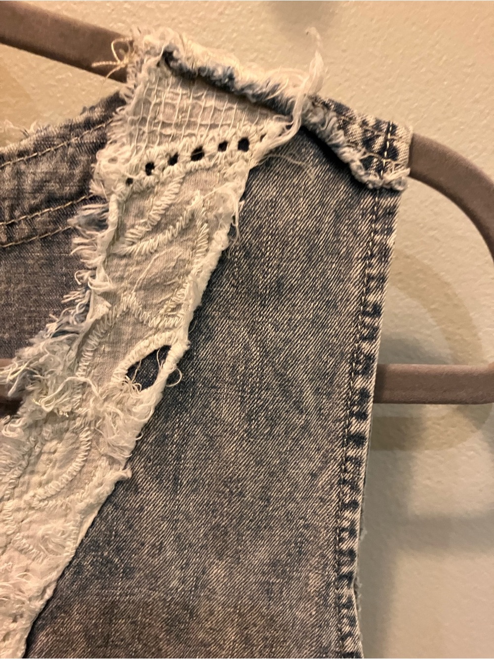 POL Sleeveless Blue-Grey Lace-Trim Tunic Shark bite Boho Style NWOT - Picture 4 of 10